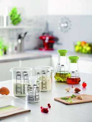 Pyrex 750 ml Kitchen Lab Measure and Mix Beaker